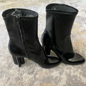 Louis Vuitton Silhouette ankle bootie